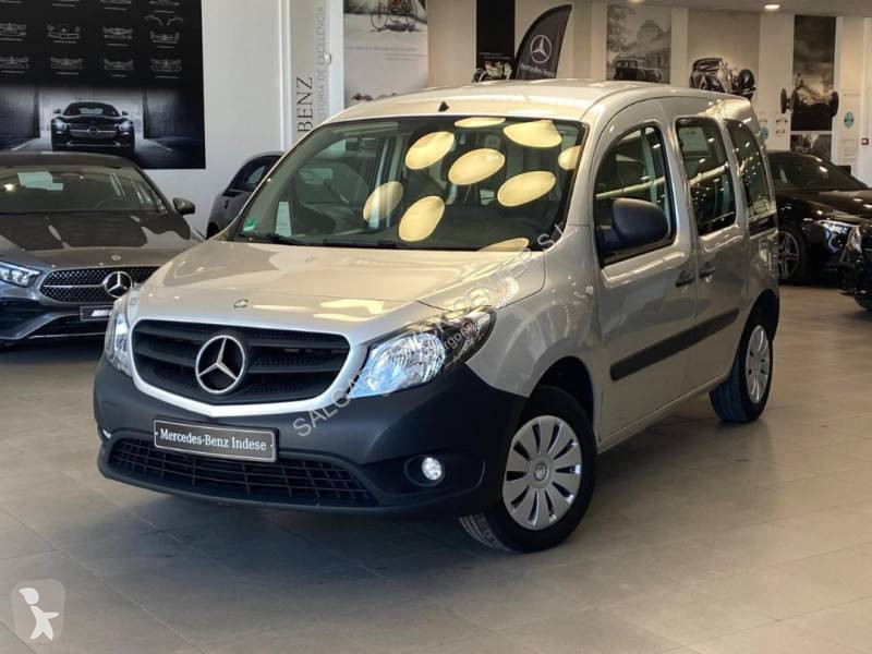 عربة نفعية Mercedes