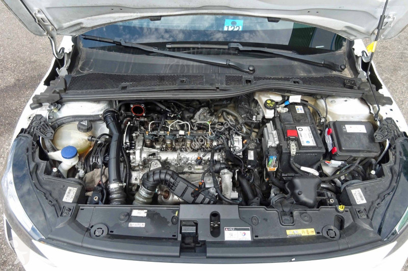 Véhicule utilitaire Peugeot STE 1,5 HDI 100