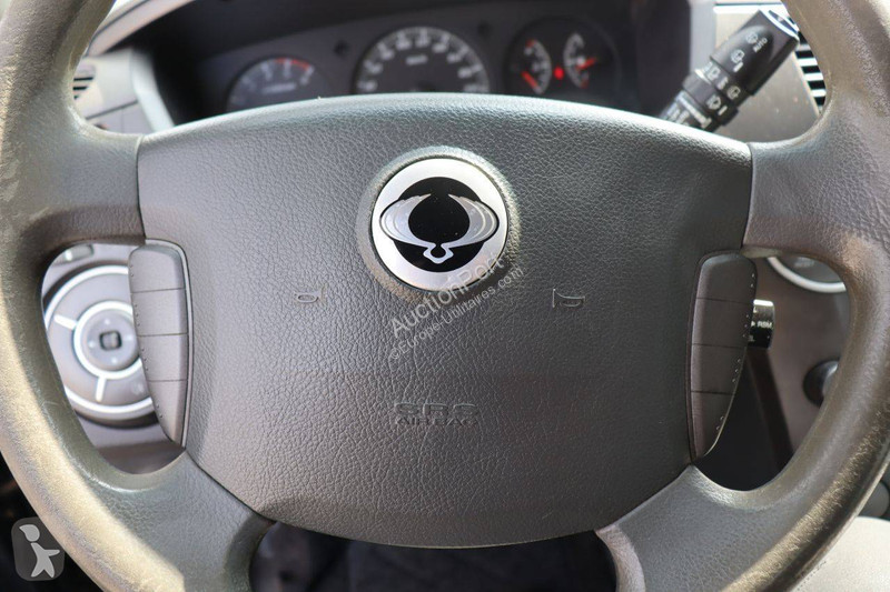 Véhicule utilitaire Ssangyong M200 2WD AUT. HR