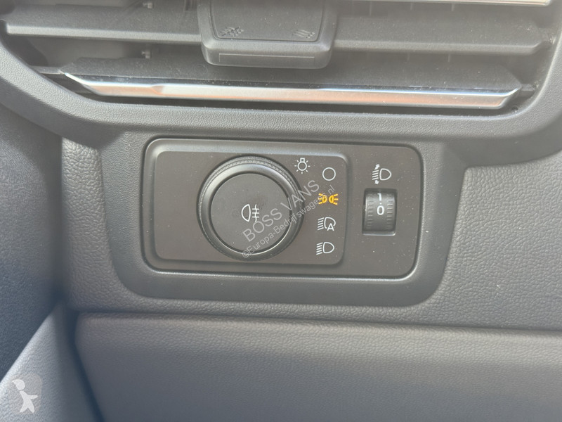 Véhicule utilitaire Ford 65 kWh 218PK...