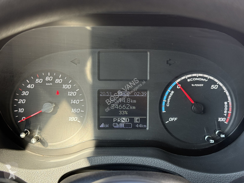 Véhicule utilitaire Mercedes 312 55kWh L2H2...
