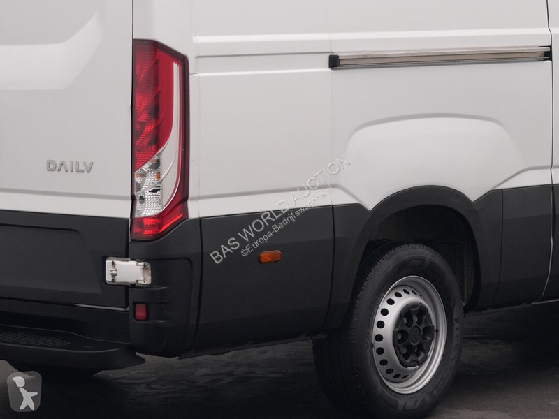 Véhicule utilitaire Iveco 35S14