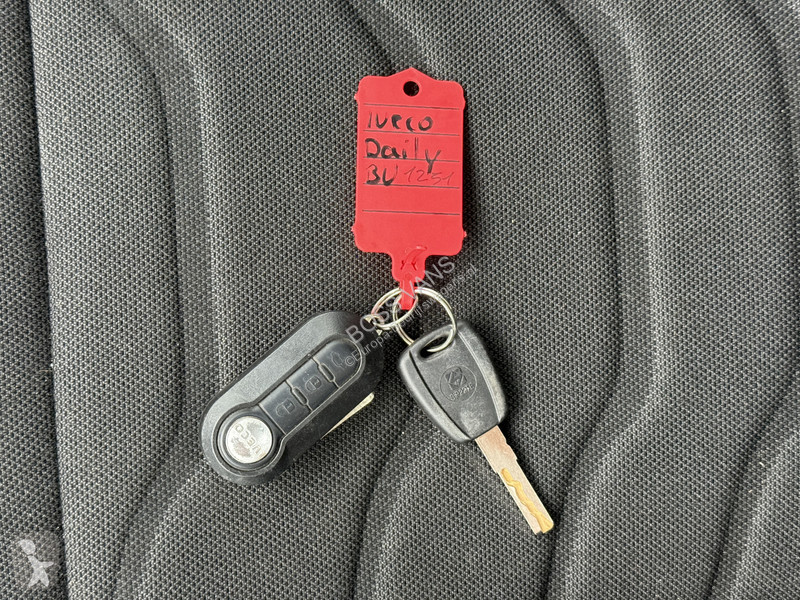 Bedrijfswagen Iveco 35S15 3.0 L4 Open laadbak...