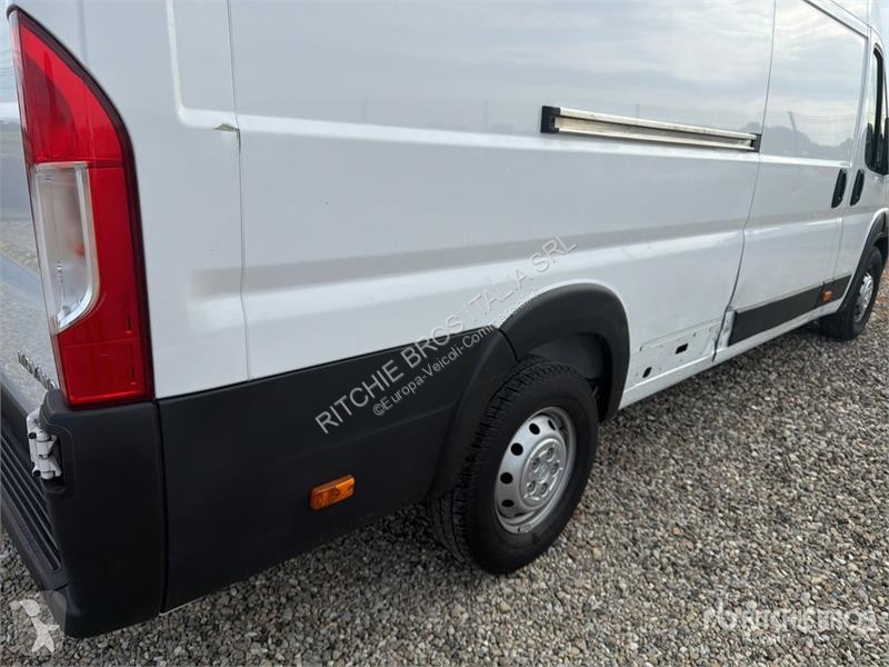 Véhicule utilitaire Opel 2.2