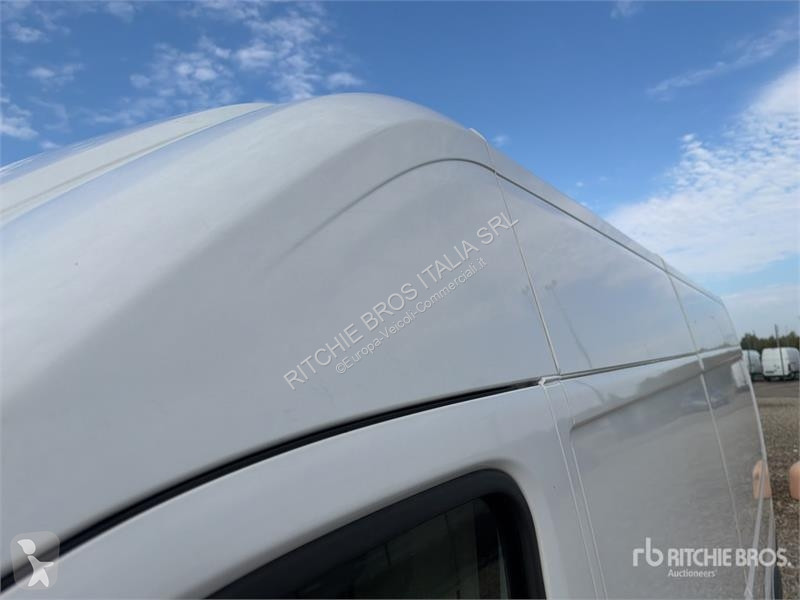 Véhicule utilitaire Opel 2.2