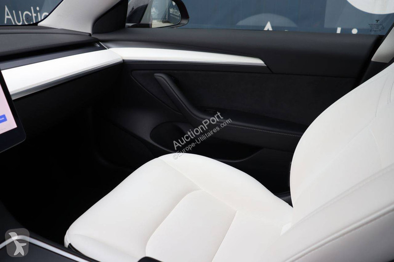 Комерційні автомобілі Tesla