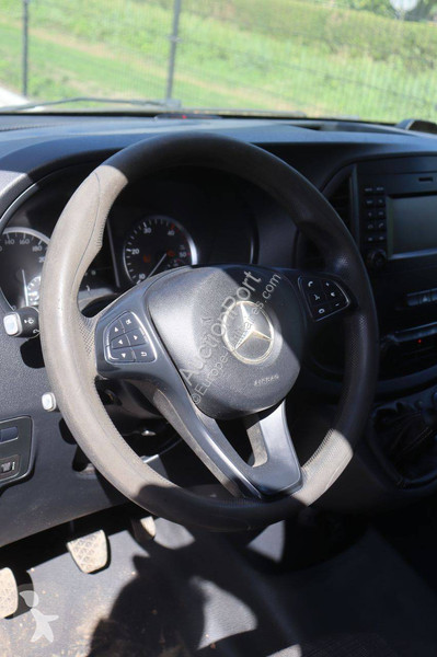 Комерційні автомобілі Mercedes 777CDI