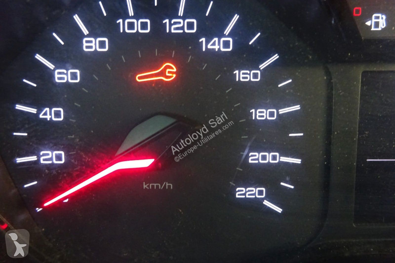 Véhicule utilitaire Peugeot PARTNER 1,5 HDI 100