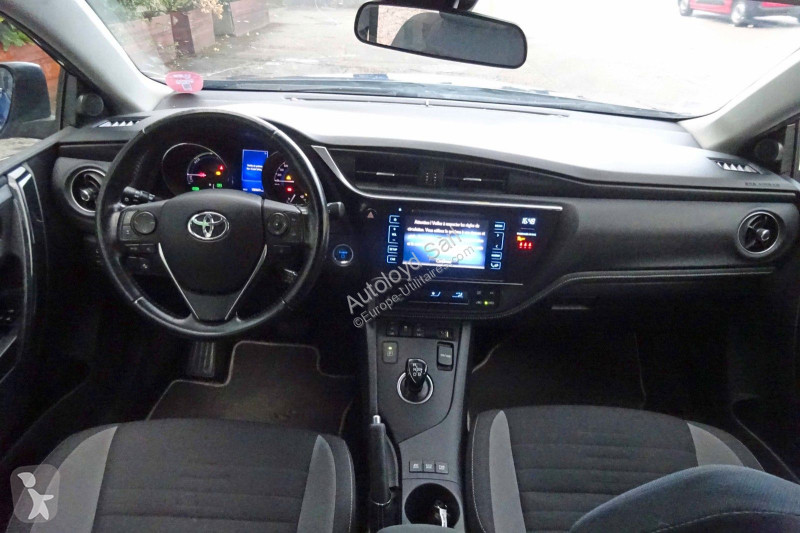 Лекотоварен автомобил Toyota AURIS TOURING 1,8...