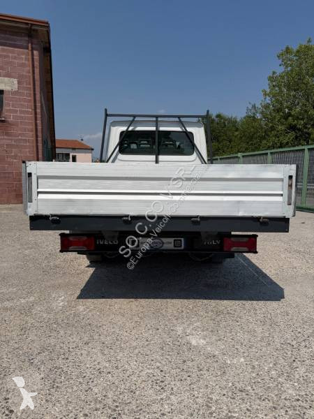 Лекотоварен автомобил Iveco 35S12