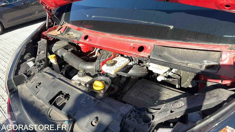 Лекотоварен автомобил Renault TRAFIC