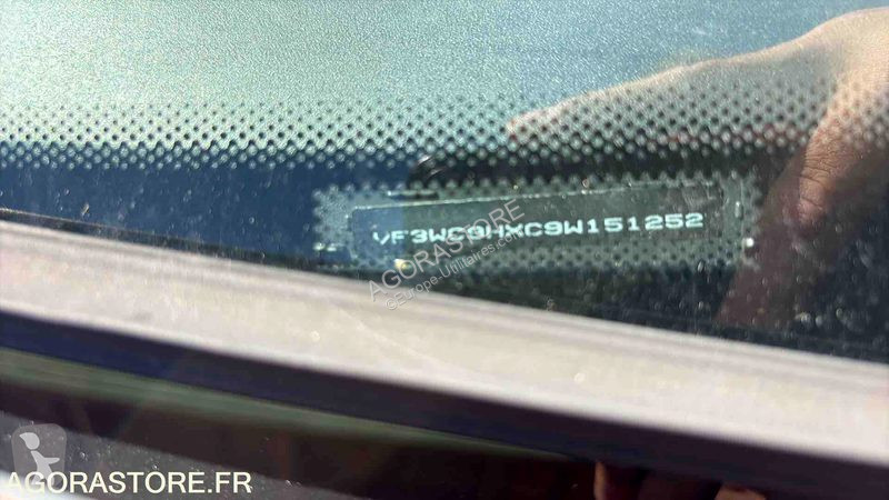 Лекотоварен автомобил Peugeot 207