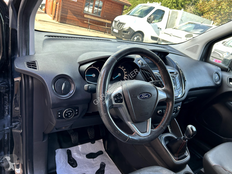 Коммерческий автомобиль Ford Transit 1.5 TDCI...