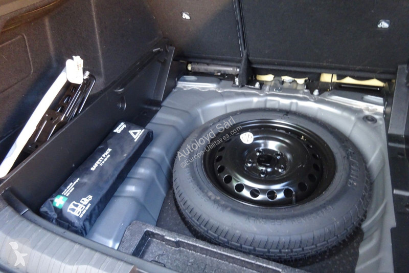 Коммерческий автомобиль Renault ARKANA 1,3 TCE...