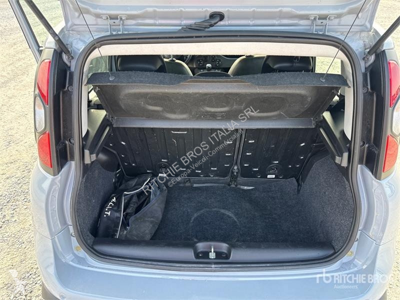 Veículo utilitário Fiat 4X4 Cross Automobile