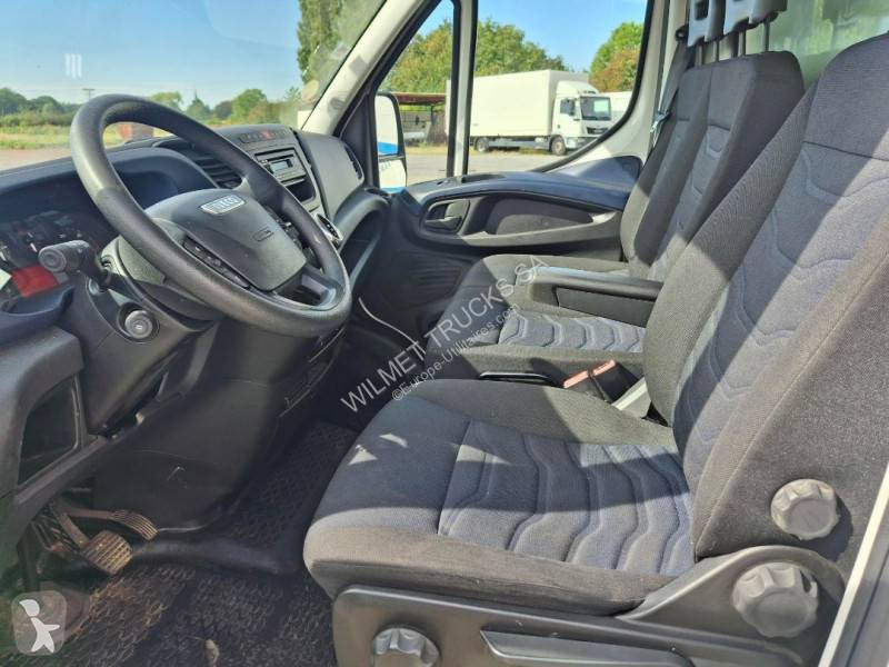 Véhicule utilitaire Iveco 35C14