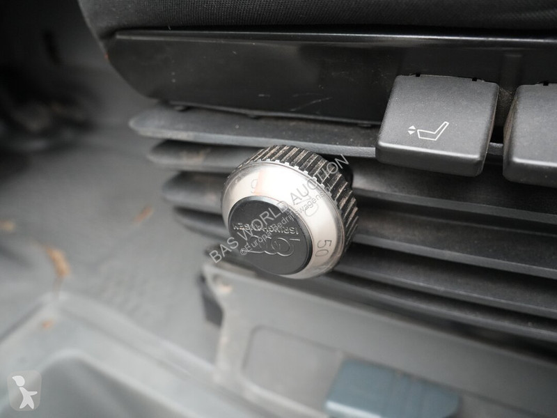 Véhicule utilitaire Iveco 35C13