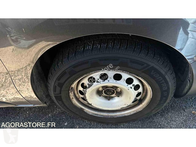 Коммерческий автомобиль