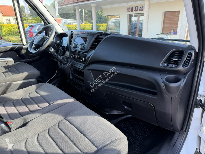 Furgoneta Iveco 35C18