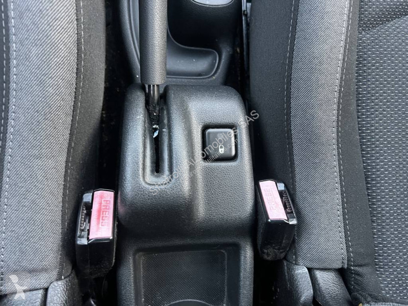 Autoutilitară Peugeot 1.1 i 60ch 4cv 5Portes...