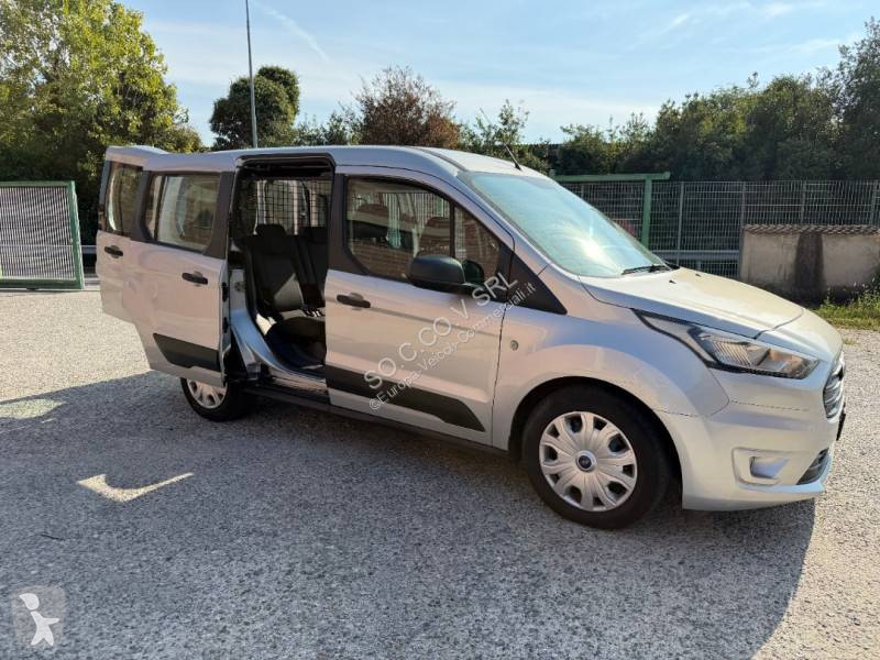 Véhicule utilitaire Ford