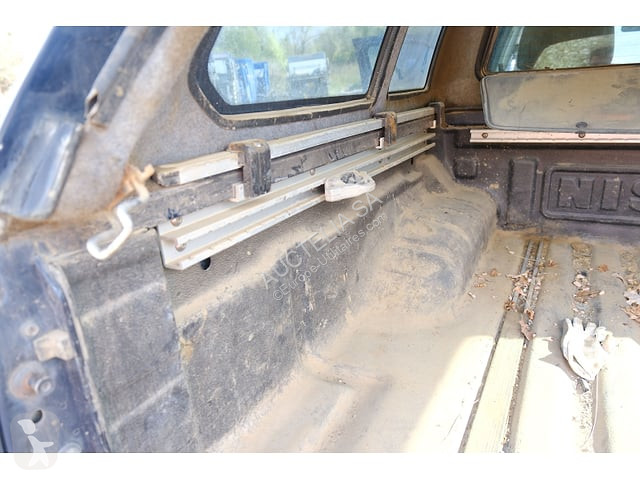 Véhicule utilitaire Nissan