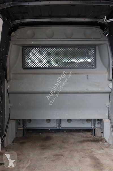 Véhicule utilitaire Nissan