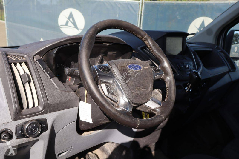 Véhicule utilitaire Ford