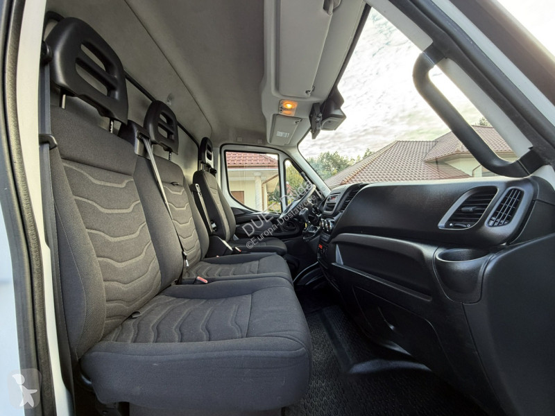 Iveco 70C18 V H van