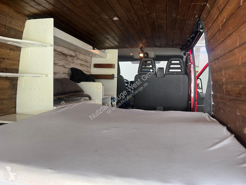 Véhicule utilitaire Iveco...