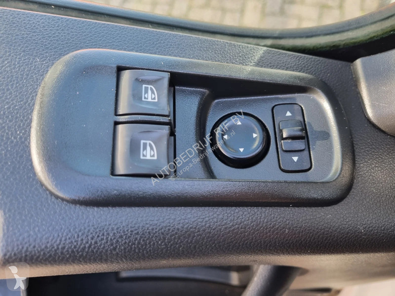 Véhicule utilitaire Renault 2.3 dci 146 pk...