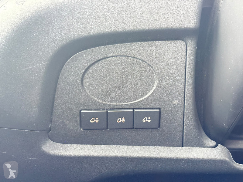 Véhicule utilitaire Iveco 35C14 2.3