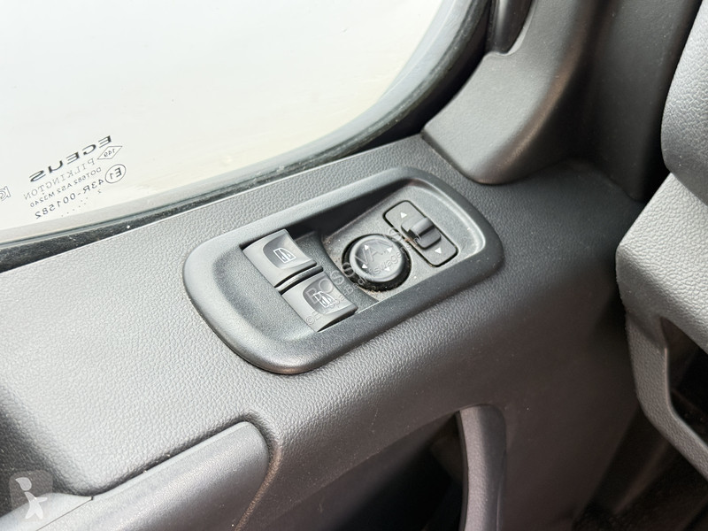Véhicule utilitaire Renault Plancher T35 2.0...
