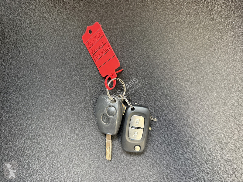 Véhicule utilitaire Renault Plancher T35 2.3...