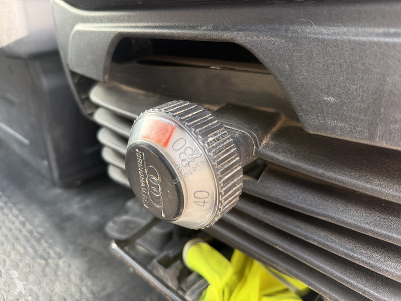 Véhicule utilitaire Iveco 35C12 2.3