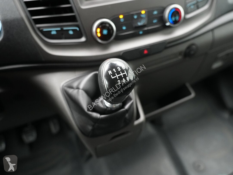 Véhicule utilitaire Ford 130pk