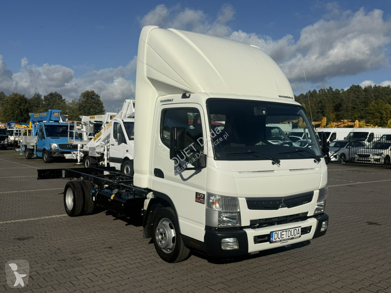 Véhicule utilitaire Mitsubishi Fuso