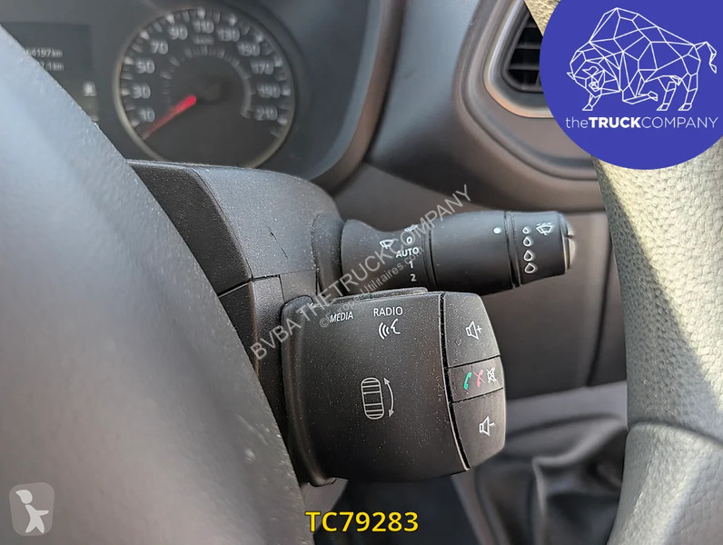 Véhicule utilitaire Renault 2.3 DCI KOFFER MET...