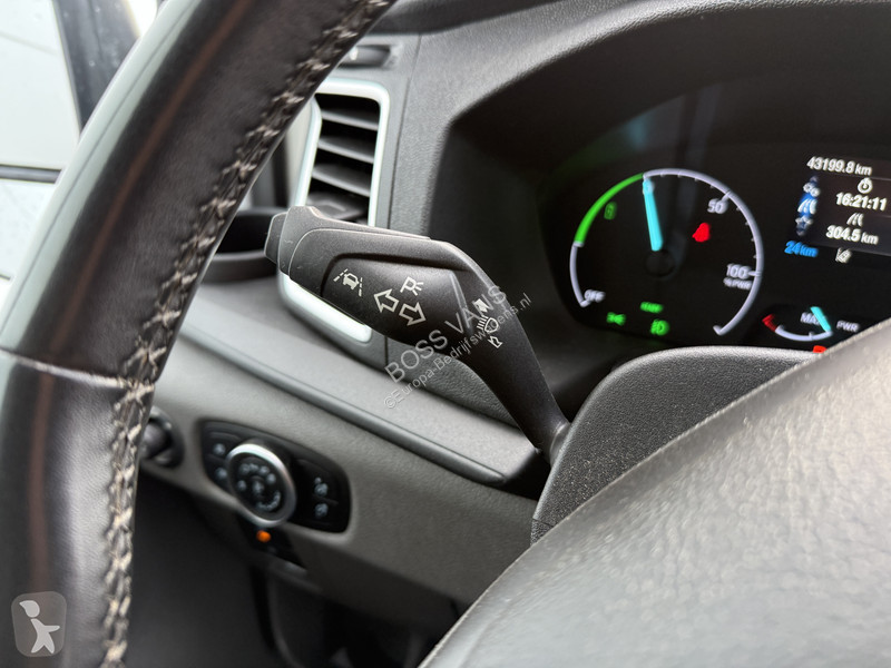 Véhicule utilitaire Ford e 68kWh 184PK E-