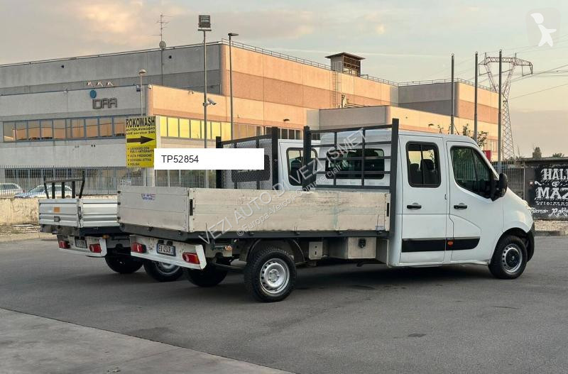 Renault master van