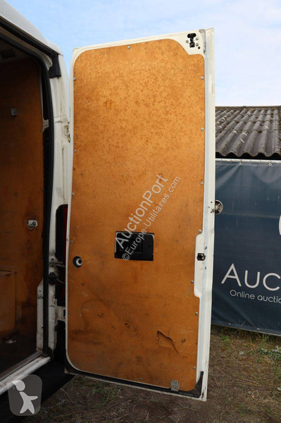 Véhicule utilitaire Peugeot