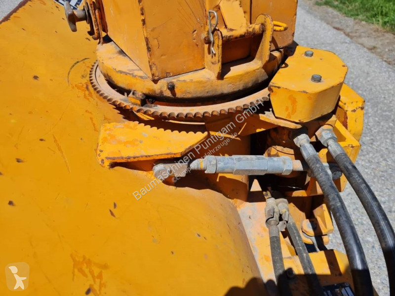 Gemeentevoertuig Boschung Pony DP 40 AK