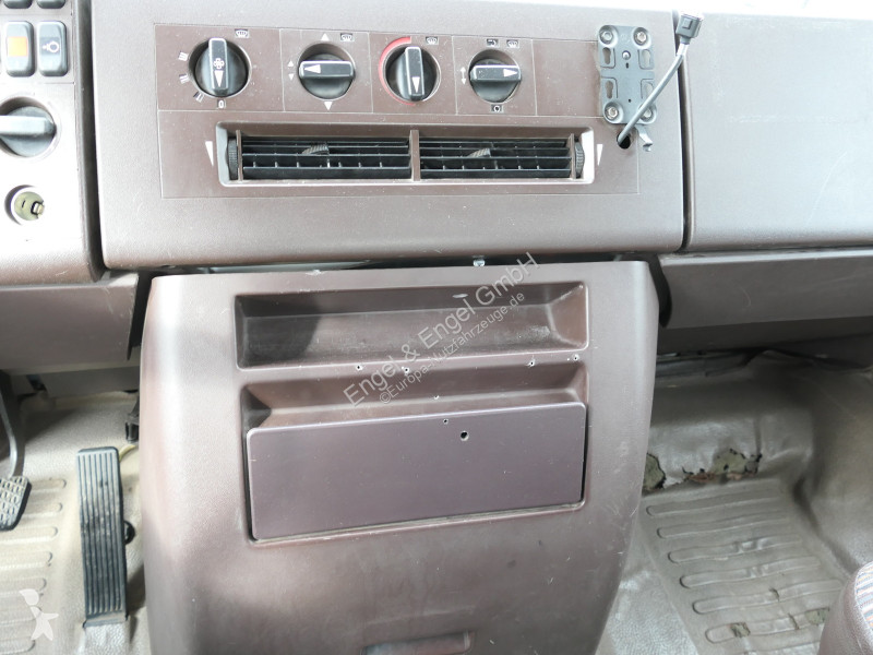 Autoutilitară Mercedes 814 D LF 8/6 DoKa AHK...