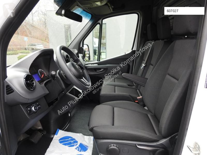 Véhicule utilitaire Mercedes ESPRINTER NOWY...