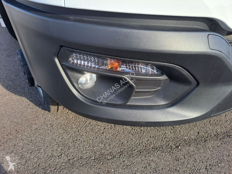 Veículo utilitário Iveco 35C18 180CV 3L...
