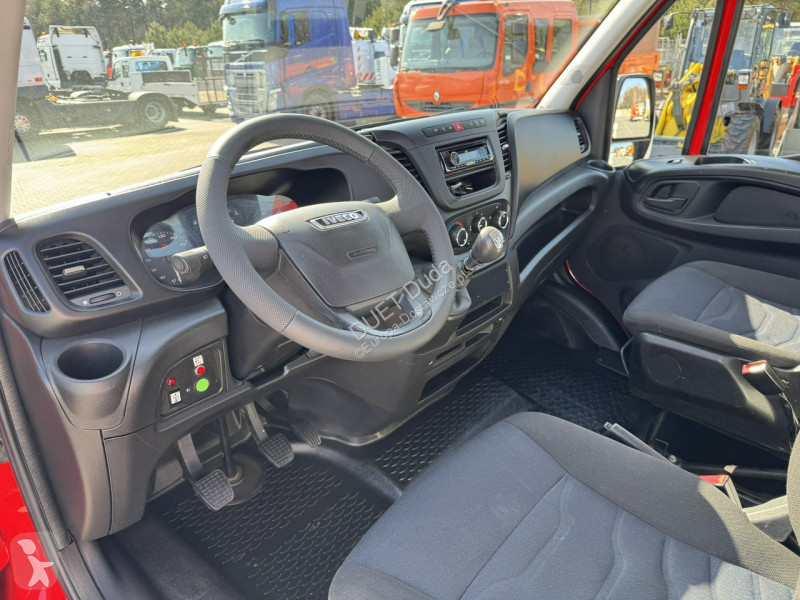 Véhicule utilitaire Iveco 35S12
