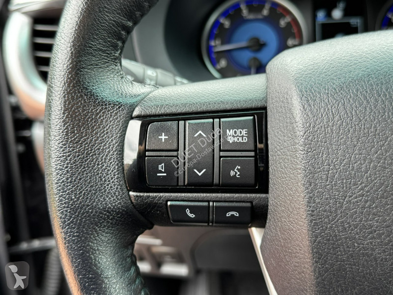 Autoutilitară Toyota Hilux