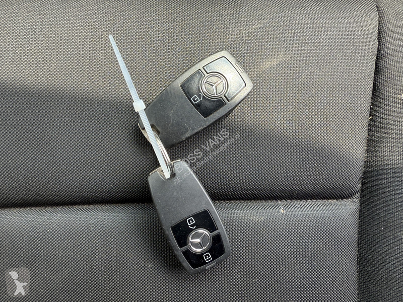 Autoutilitară Mercedes 315 1.9 CDI L2H2 Climate...