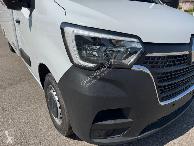 عربة نفعية Renault