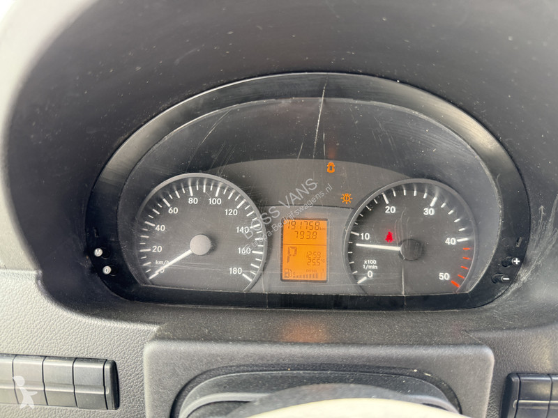 Veículo utilitário Mercedes 211 2.2 CDI...